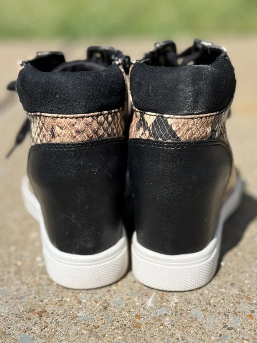 ALDO Womens 6.5 Black Snake Wedge Sneakers Y2K Mob Wife High Top Streetwear 4130
